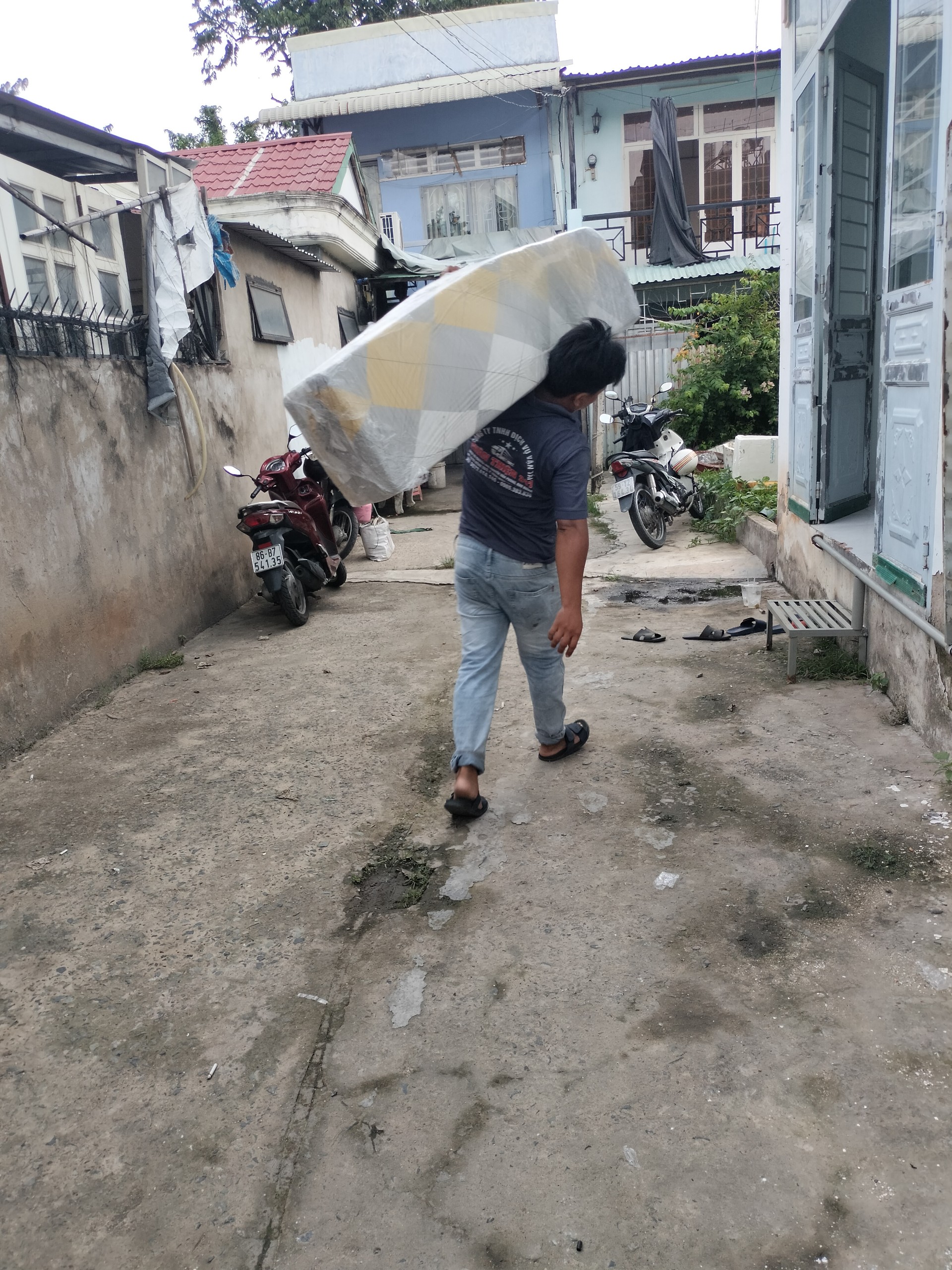 bốc xếp hàng hóa, chuyennhathanthien.com, Chuyển Nhà Thân Thiện, Công ty dịch vụ vận tải Thân Thiện 247, giá bốc xếp hàng hóa, công việc bốc xếp hàng hóa, quy định về bốc xếp hàng hóa, chi phí bốc xếp hàng hóa, an toàn trong bốc xếp hàng hóa, bốc xếp hàng hóa là gì, bốc xếp hàng hóa bình dương, bốc xếp hàng hóa tại cảng biển, các loại bốc xếp hàng hóa, các công ty bốc xếp hàng hóa, bốc xếp hàng hóa đồng nai, bốc xếp hàng hóa tại sài gòn, bốc xếp hàng hóa tại tp hcm, phụ xe bốc xếp hàng hóa, thuê bốc xếp hàng hóa, dich vụ bốc xếp hàng hóa